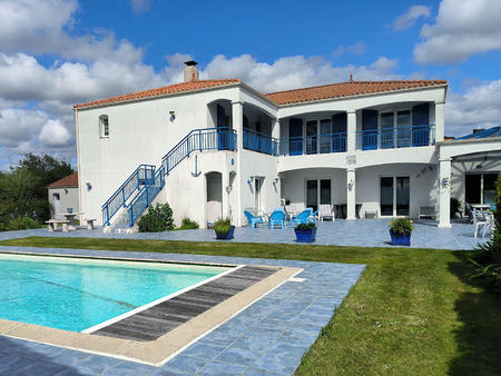 vente maison piscine à commequiers (85220) : à vendre piscine / 329m² commequiers