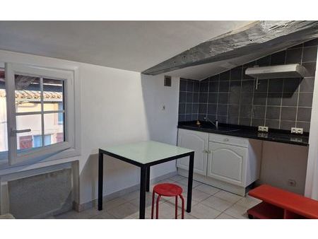 location appartement  m² t-2 à beaumont-de-lomagne  375 €