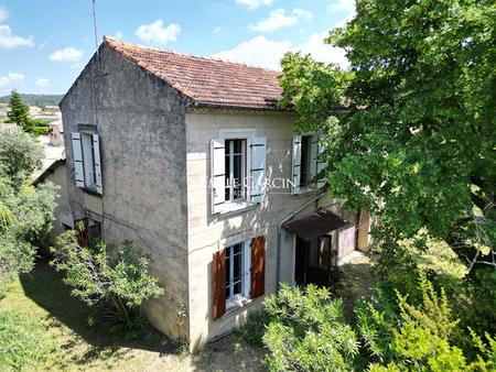 a vendre à cavillargues  proche commerces  maison à rénover avec jardin