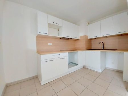 location appartement 3 pièces 61.85 m²