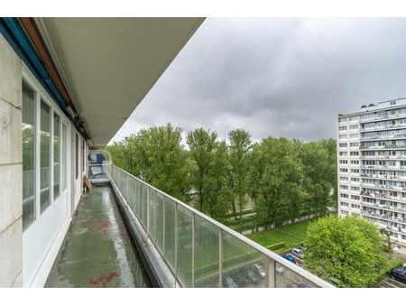 appartement 2 chambres avec terrasse rénové en 2024 - peb b