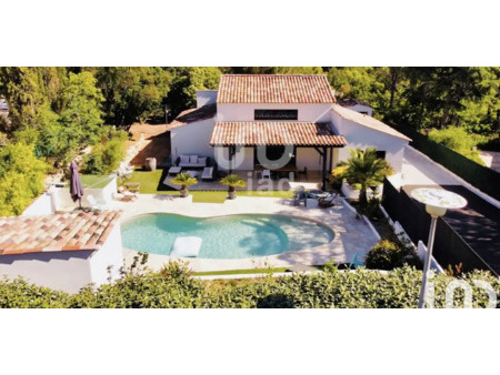 maison avec piscine et terrasse roquebrune-sur-argens (83)