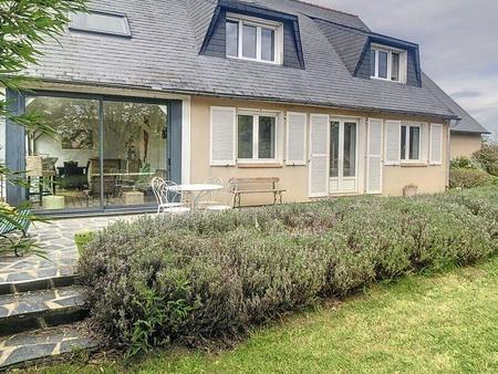 vente maison à neuville-sur-sarthe (72190) : à vendre / 209m² neuville-sur-sarthe