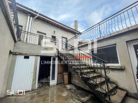 local commercial 249 m²