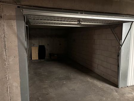 garage box fermé 14m2