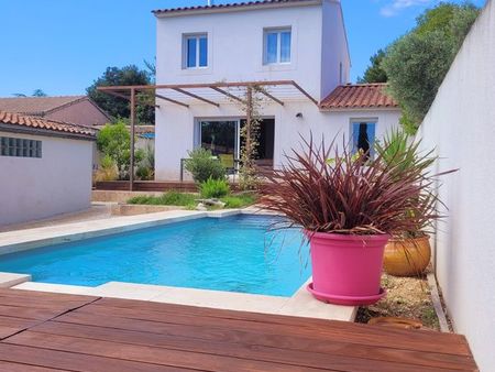 villa t4/5 avec piscine - 117 m2 - la fare les oliviers