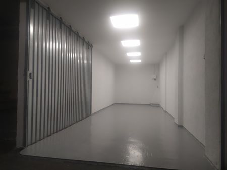garage entrepôt centre-ville antibes