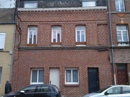 immeuble mono-propriété loué10 pièces 4 appartements sans travaux  en centre-ville denain