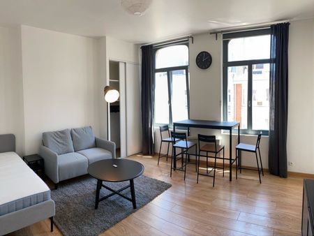 studio meublé - lille centre - balcon