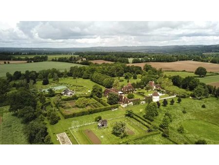 remarquable domaine de 7ha niché au coeur de la puisaye  bourgogne.