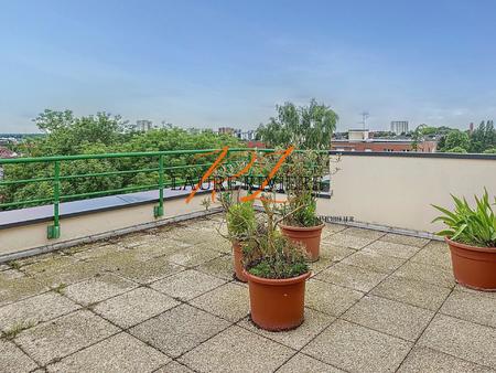 grand duplex de 115m2 dernier étage avec terrasse balcon garage parking