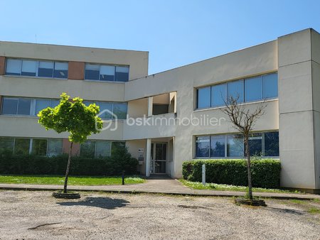 bureau de 100 m² à estillac