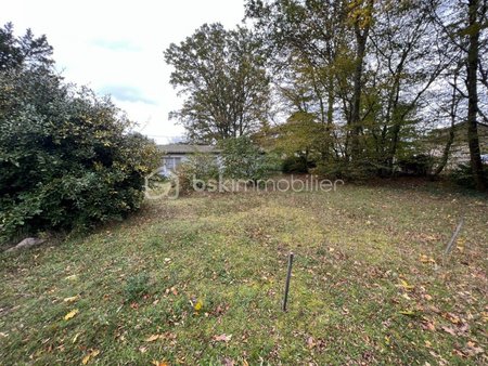 terrain de 1 055 m² à bois-le-roi