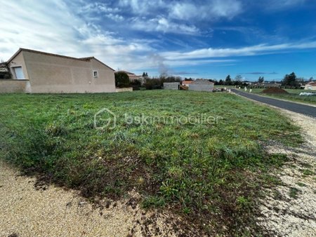 terrain de 1 039 m² à sauze-vaussais