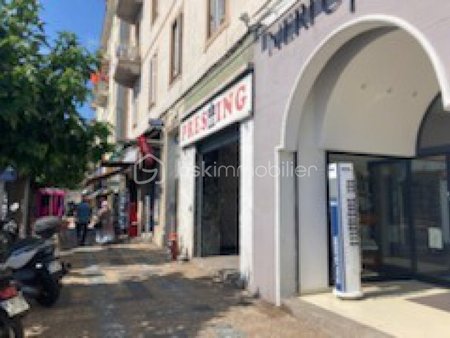 local commercial de 160 m² à ajaccio