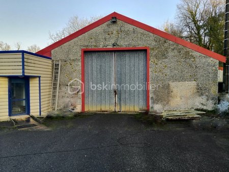 local commercial de 300 m² à radenac