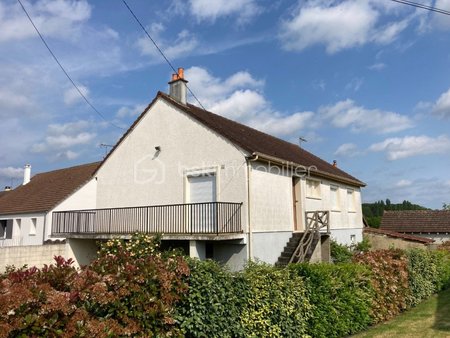 maison de 92 m² à joue-l'abbe