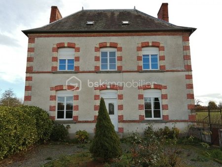 maison de 143 m² à montreuil-poulay