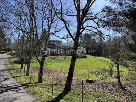 maison de 260 m² à savignac-les-eglises