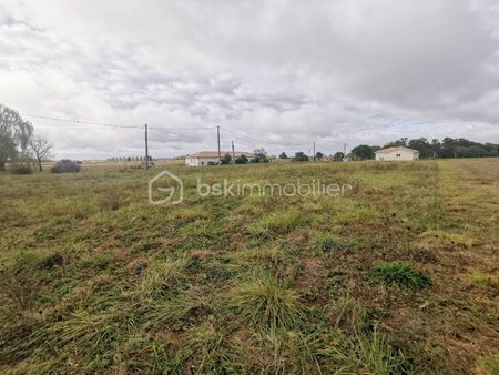 terrain de 2 732 m² à hagetmau