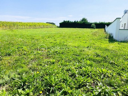 terrain de 1 258 m² à ploermel