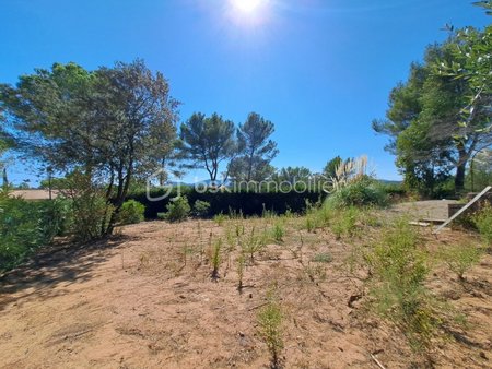 terrain de 750 m² à roquebrune-sur-argens