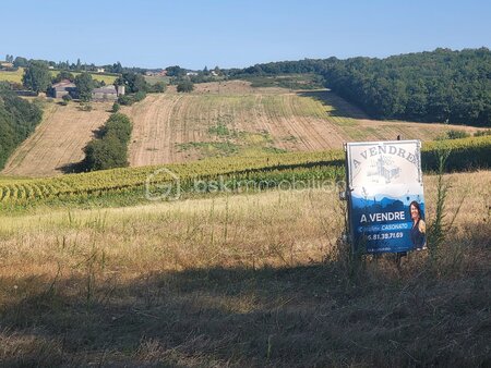 terrain de 1 622 m² à aubiac