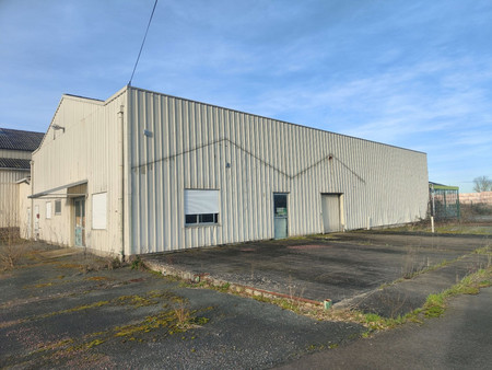 location local artisanal durtal  489m² 1400m² 1 428€ maine-et-loire