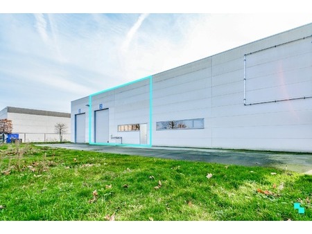 loods van ca. 180 m² op goede locatie in roeselare