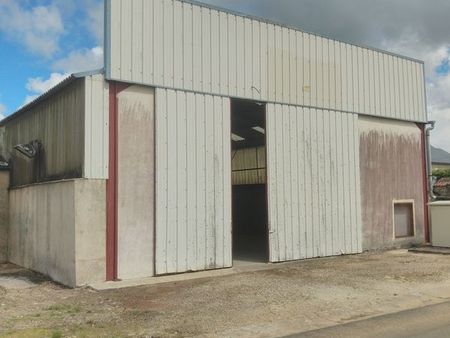 hangar 330 m2 pour stockage ou activité