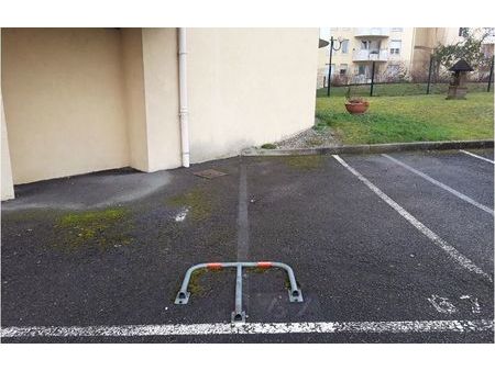 location parking meythet (74960)