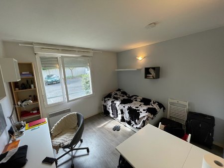 studio renove au pied du tram et commerces