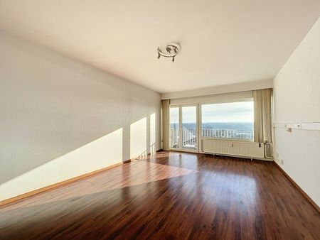 lumineux appartement avec vue dans un endroit calme