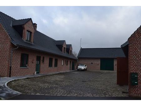 chambre meublée dans corps de ferme