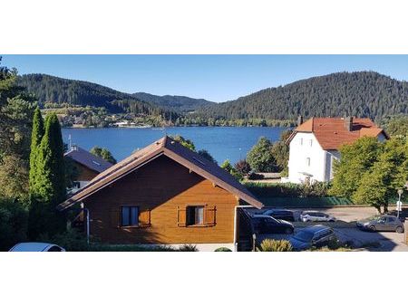 location chalet 3 pièces avec terrasse tout confort/vue imprenable sur le lac de gérardmer