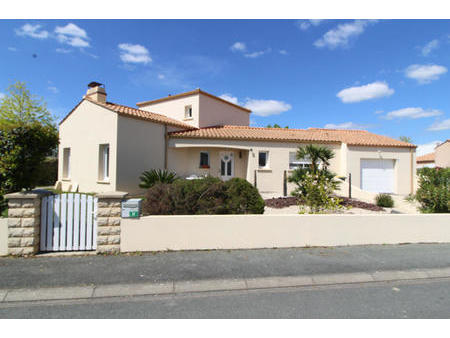 vente maison piscine à landevieille (85220) : à vendre piscine / 160m² landevieille