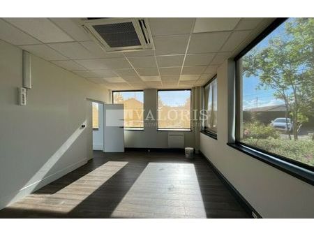 location bureau 275 m² corbas (69960)