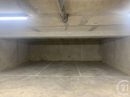 parking à vendre - 38 10 m2 - st laurent du var - 06 - provence-alpes-cote-d-azur