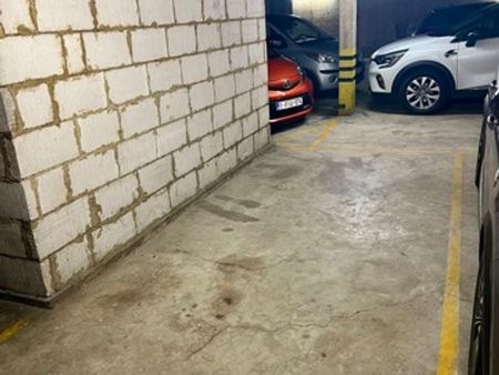 parking interieur ferme