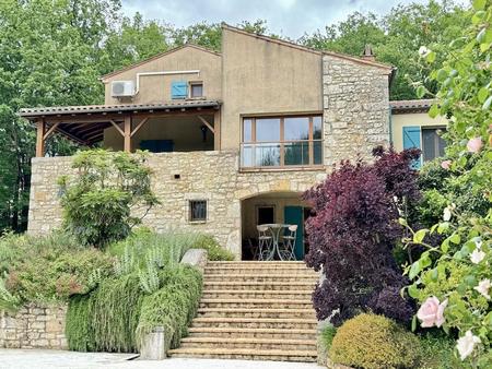 spacieuse maison de campagne avec piscine chauffée et jardin proche de vire sur lot  lot