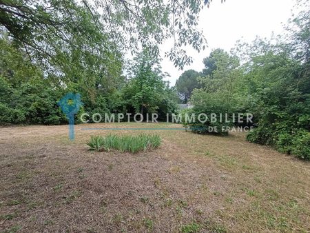 vente terrain 700 m²