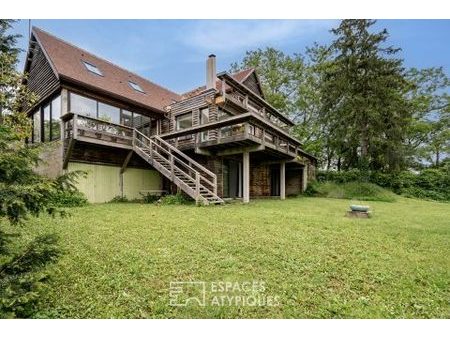 l'architecte avec vue resplendissante sur la vallée mérantaise