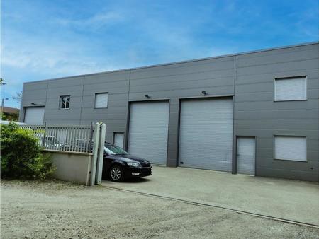 location d'entrepôt de 140 m² à beynost - 01700