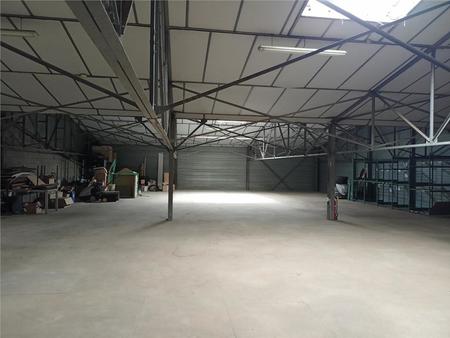 location d'entrepôt de 1 766 m² à montreuil - 93100