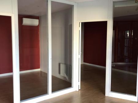 location d'entrepôt de 235 m² à périgny - 17180