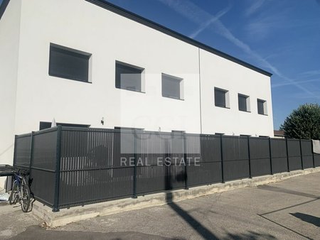 location d'entrepôt de 1 200 m² à vaulx-en-velin - 69120
