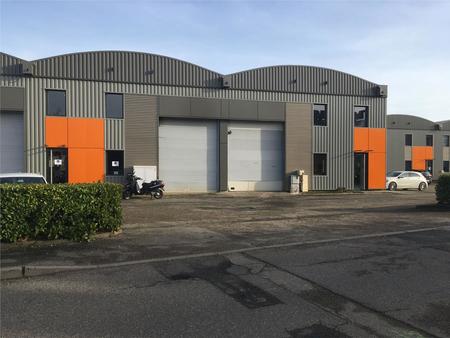 location d'entrepôt de 606 m² à dardilly - 69570