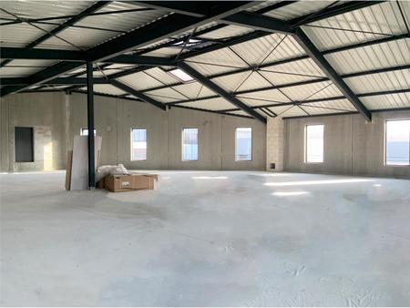 location d'entrepôt de 380 m² à maulette - 78550