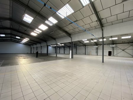 location d'entrepôt de 2 000 m² à montauban - 82000
