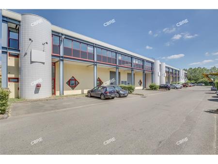 location d'entrepôt de 1 149 m² à trappes - 78190